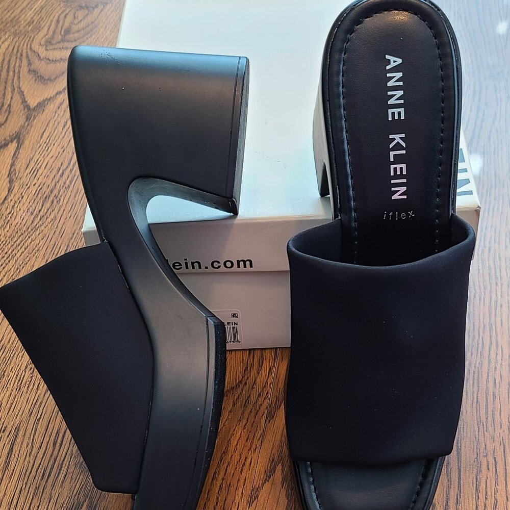 Anne Klein Women's Size 10 Black Stretch Sandal